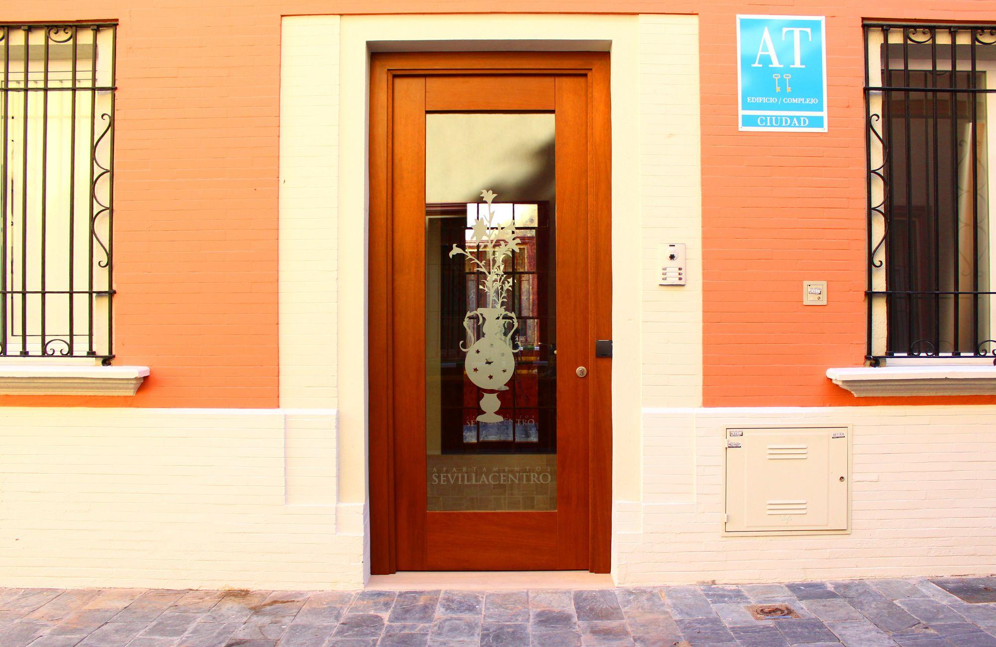 Suites Maestranza - Santas Patronas By Magno Apartments إشبيلية المظهر الخارجي الصورة