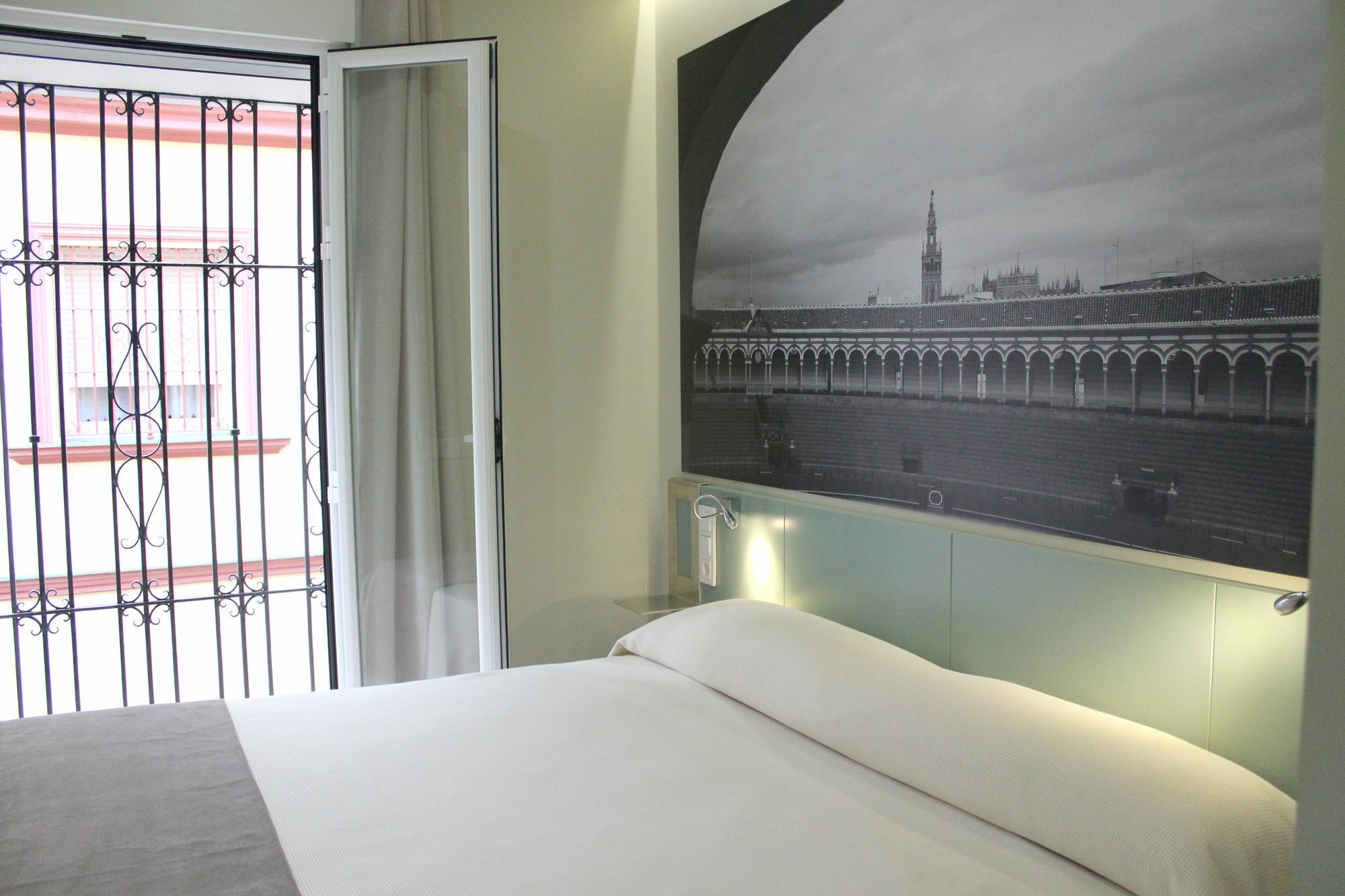 Suites Maestranza - Santas Patronas By Magno Apartments إشبيلية المظهر الخارجي الصورة